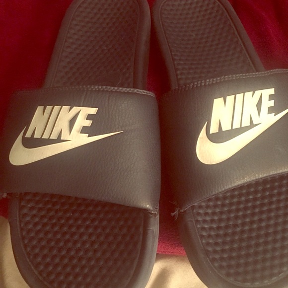 nike slippers size 11